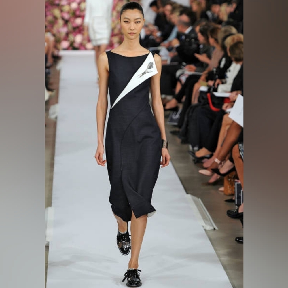 ●$3,000 OSCAR DE LA RENTA BLACK WHITE SILK WOOL RUNWAY DRESS US 6 - Picture 10 of 13